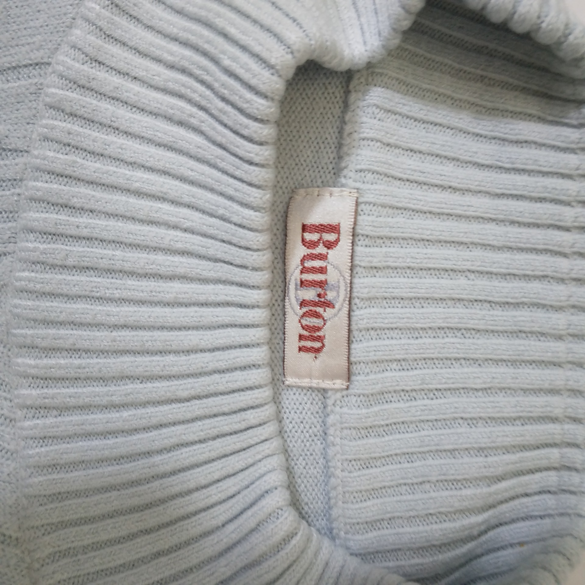 Voir photo 6 de Pull bleu col montant Burton Taille T1 Pull bleu col montant Burton Taille T1 Très bon état - Vue 6 -